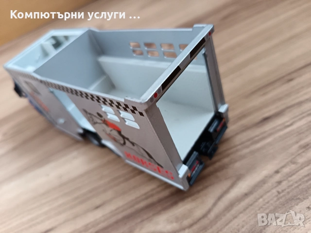 Mercedes Actros за превоз на Коне - мащаб 1:50 на SIKU моделът е с доста липси, снимка 2 - Колекции - 55068897