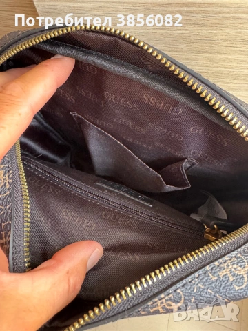 Продавам оригинално кожени мъжки чанти за през рамо – Calvin Klein и GUESS – чисто нови. , снимка 8 - Чанти - 54658541