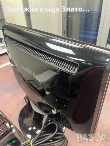 LCD монитор Samsung SyncMaster T190 от серията Touch of Color (ToC) със кабели, снимка 7 - Монитори - 55149049