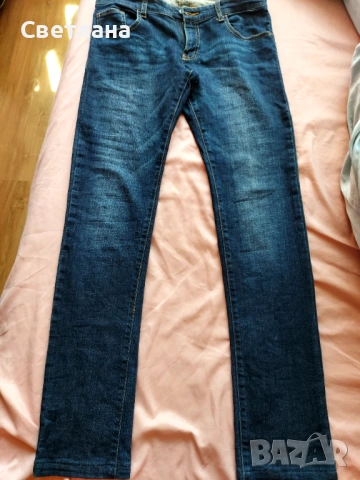 Дамски дънки Guess с ниска талия, М размер , снимка 2 - Дънки - 54450235