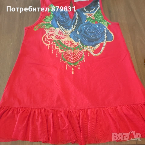 Ефектна червена туника / потник без ръкави с красиви сини рози и перли