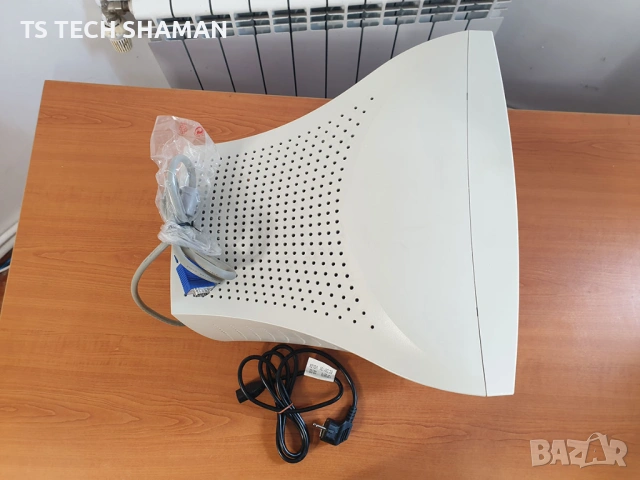⭐Продавам рядък НОВ ретро монитор IBM E54 произведен 2000 година⭐, снимка 2 - Антикварни и старинни предмети - 54610037