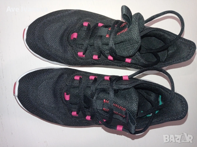 Дамски спортни маратонки Adidas