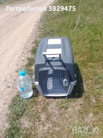 Продавам клетка за големи кучета.