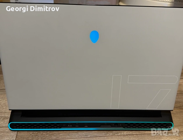 Alienware M17 R3 i7/16RAM/1TB SSD/RTX 2070 Super, снимка 8 - Лаптопи за игри - 54981753