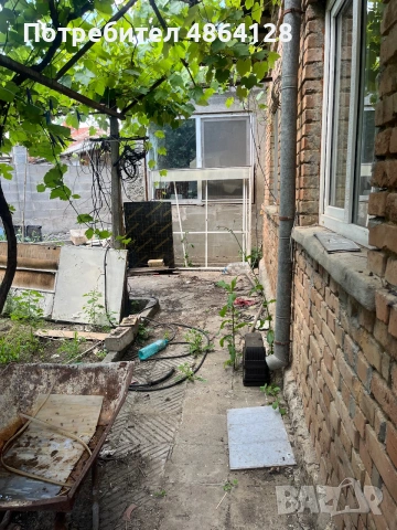 Къща с двор и гараж в центъра, снимка 9 - Къщи - 54999307