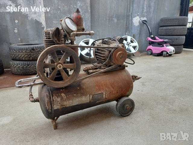 компресор монофазен, работещт 