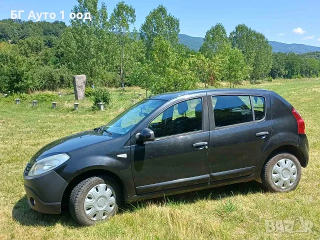 Дачия Сандеро 1,4 фабрична газ., снимка 2 - Автомобили и джипове - 55337800