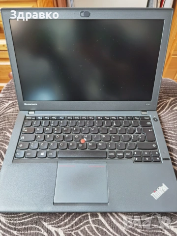 Lenovo ThinkPad X240 с Windows 11 и аксесоари.