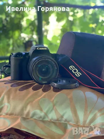 Продавам фотоапарат Canon EOS 250D с оригинален обектив Canon EF-S 18-55mm f/4-5.6 IS STM