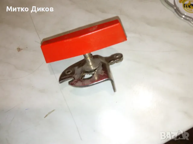 Ретро отварачка за консерви отлична
