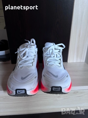 Nike Vomero Plus Дамски маратонки , снимка 2 - Маратонки - 54716895