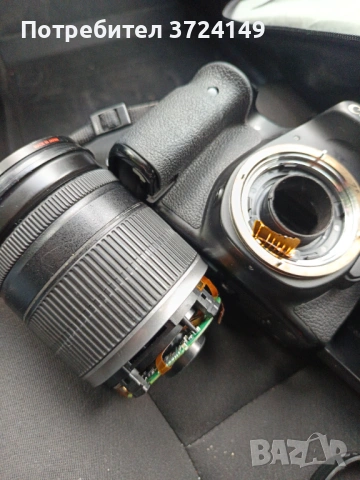 Продавам Canon EOS 60 D и обектив Canon EF-S 18-250 за части 
