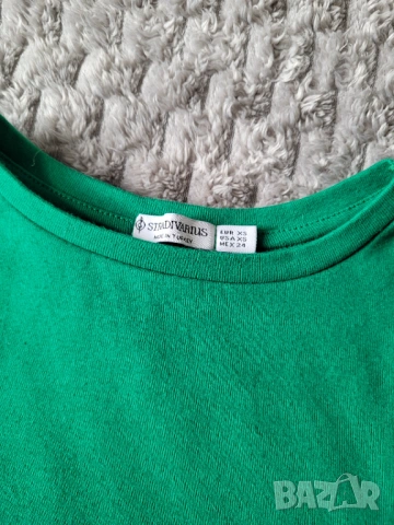 Дамска тениска Stradivarius , снимка 2 - Тениски - 54008003