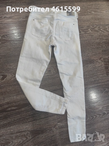 бели дънки на Zara, снимка 5 - Дънки - 55178100