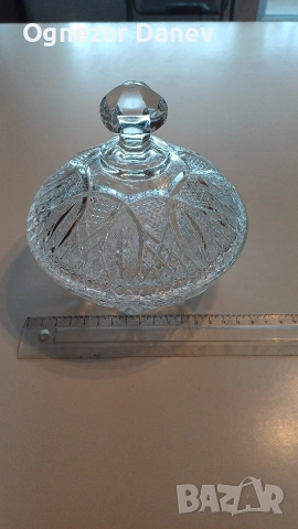 кристална бонбониера с капак
