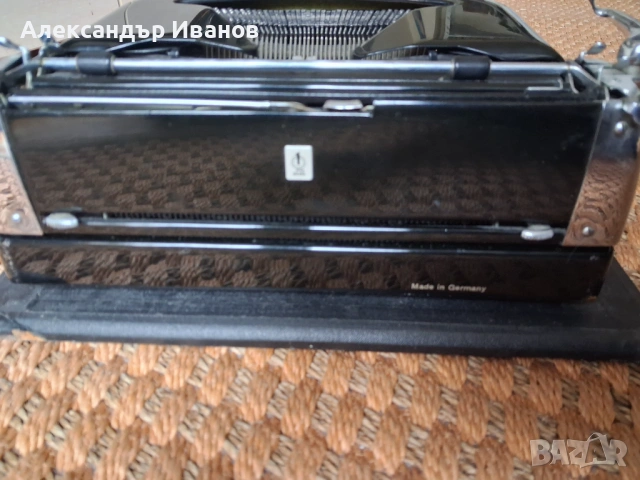 Германска пишеща машина ERIKA 1957 г., снимка 6 - Антикварни и старинни предмети - 54054383