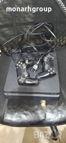 Конзола Playstation 4 slim/500GB/+ 2бр джойстици/+всички нужни кабели, снимка 2 - PlayStation конзоли - 54755901
