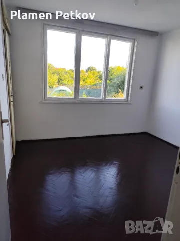 Продава се триетажна къща  с гараж 300 кв. м. в гр Бяла в съседство с гр. Обзор  , снимка 15 - Къщи - 55511188