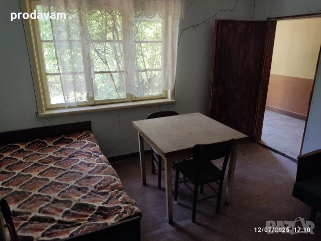 ДВЕ МАСИВНИ ТУХЛЕНИ КЪЩИ + ПАРЦЕЛ за продажба в село Яздач - СПЕШНО - ИЗГОДНО, снимка 12 - Къщи - 49209964