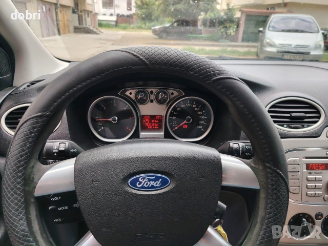 Форд Фокус 1.6HDI 90кс Клима, снимка 12 - Автомобили и джипове - 53063416