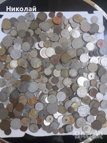 лот от 500 броя чужбински монети.