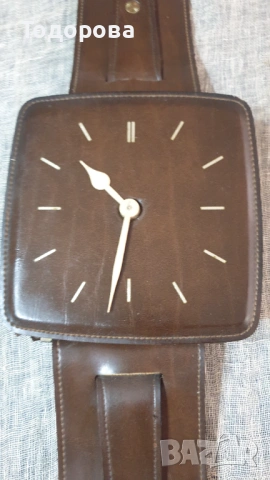 Стенен часовник, снимка 2 - Антикварни и старинни предмети - 54012598