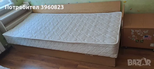 Ъглови легла с матраци, топ матраци към тях,  ракла,  бюро,  шкафчета и лампа, снимка 4 - Спални и легла - 55647250
