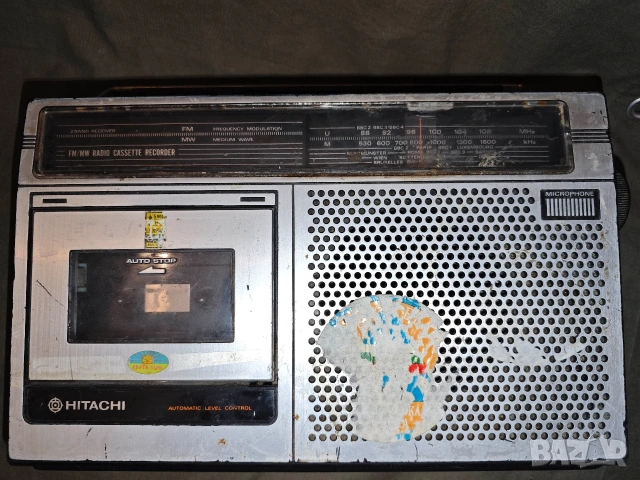 Продавам касетофон Hitachi trk 5600E