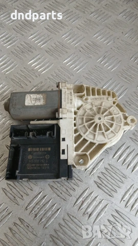 Моторче стъклоповдигач VW Passat B6 2006 (предно дясно) 1K0959792G