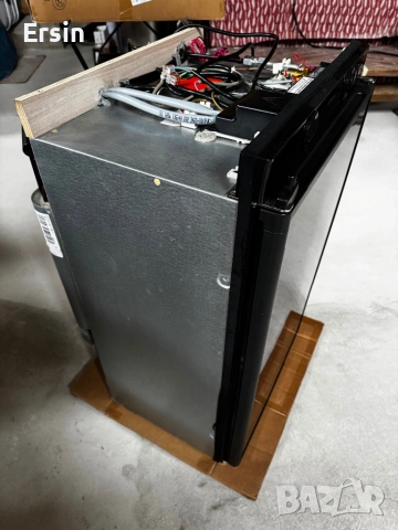 Хладилник Dometic RM5380 (Свален от чисто нов Кемпер) , снимка 4 - Хладилни чанти - 54614779