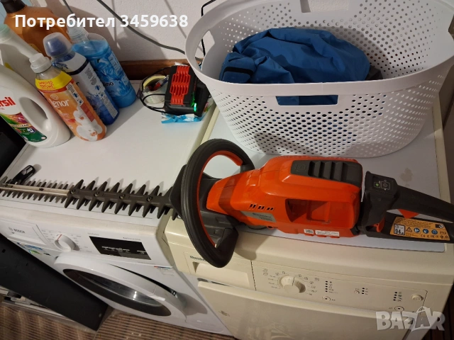 Акумулаторна ножица за жив плет HUSQVARNA