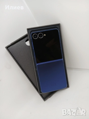 Samsung Galaxy Z Flip 7 (512GB) – Син. С лека козметична забележка в ъгъла, снимка 5 - Samsung - 55176280