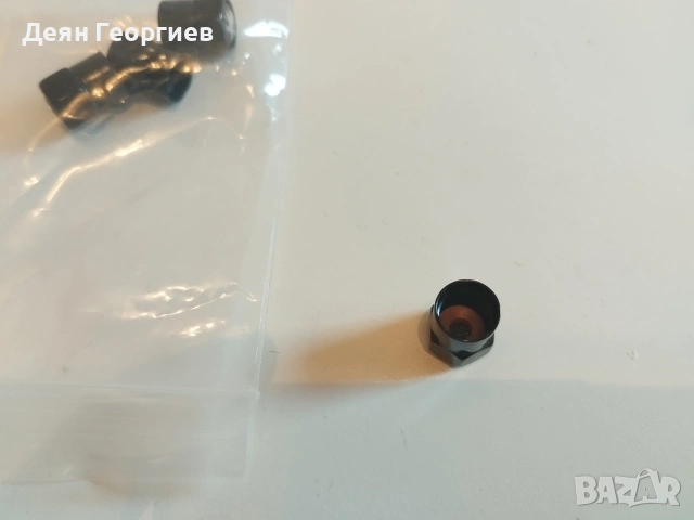 Продавам комплект 4 алуминиеви капачки за автомобилни вентили, Hexagon, Peugeot, черни, снимка 3 - Аксесоари и консумативи - 55074378