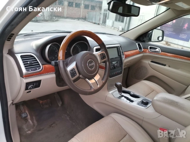 Jeep Grand Cherokee Overland, снимка 5 - Автомобили и джипове - 54682626