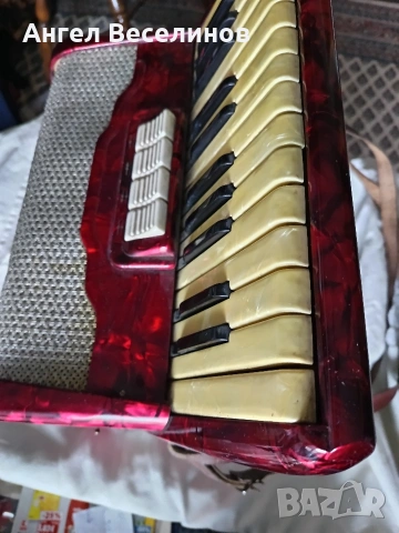 акордеон 40 баса,много добро състояние , снимка 4 - Антикварни и старинни предмети - 54060378