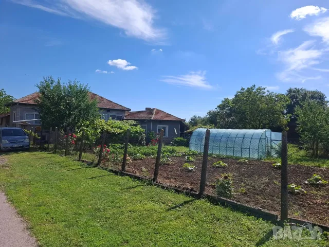  Продавам къща в село Свещари на 7 км. от гр. Исперих