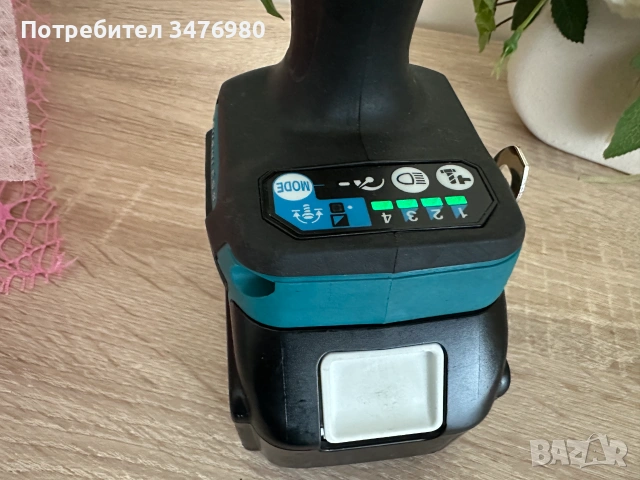 Гайковерт Makita DTW300, 18 V, 330 Nm, снимка 4 - Други инструменти - 55072136