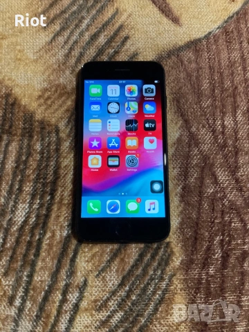 Продавам iPhone 7