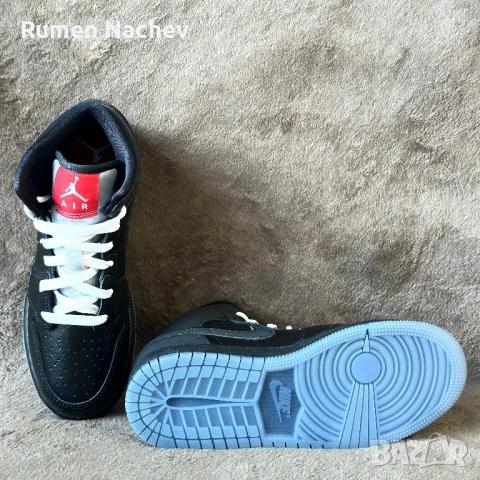 оригинални Jordan 1 Mid 37,5, снимка 7 - Маратонки - 53939247