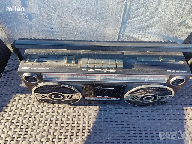 Радио касетофон Philips D8050, снимка 3 - Радиокасетофони, транзистори - 54898875