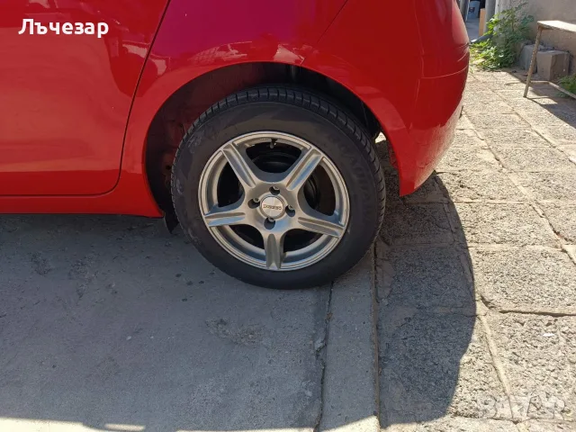 Гуми с джанти 15" за Toyota Yaris , снимка 2 - Гуми и джанти - 55641408