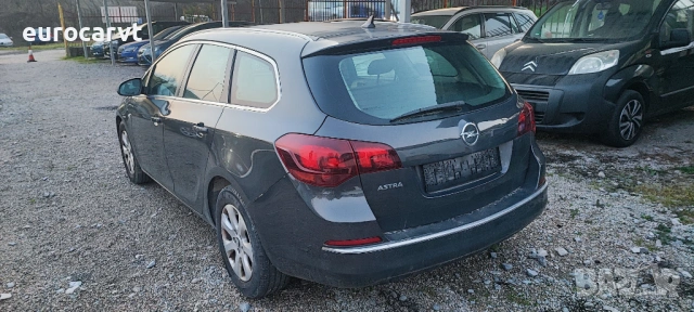 Opel Astra 1.6 CDTI Cosmo, снимка 6 - Автомобили и джипове - 54096620