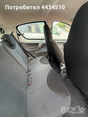 Toyota Aygo 1.0, снимка 8 - Автомобили и джипове - 54662583