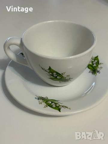 Красив белоснежен порцеланов сервиз с момини сълзи , снимка 3 - Сервизи - 53988972