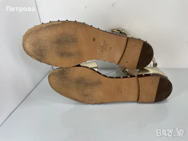 Valentino Garavani Rockstud Кожени сандали 38 Оригинал, снимка 11 - Сандали - 54960621