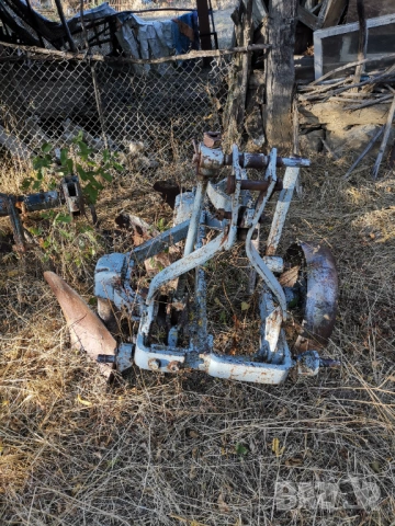 Плуг тракторен-три тела, снимка 2 - Селскостопанска техника - 54335648