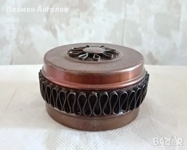 Винтидж медна кутия. Ръчна изработка 9см.