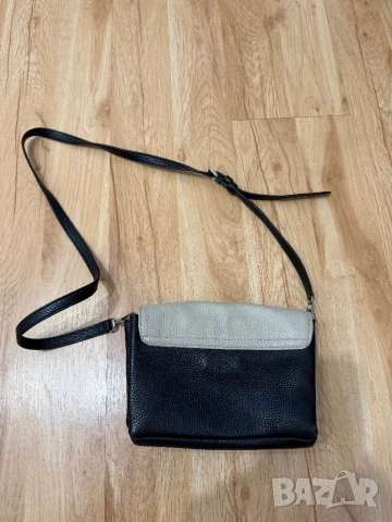 DKNY оригинална дамска чанта от естествена кожа, снимка 5 - Чанти - 54106763