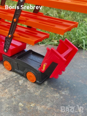 Комплект Hot Wheels: Мегатранспортьор за 50+ колички + Лот писти и лаунчери, снимка 10 - Коли, камиони, мотори, писти - 54990382
